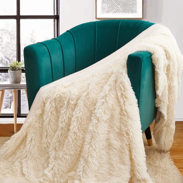 all-season-white-Faux-fur-throw-blanket-ontario-canada